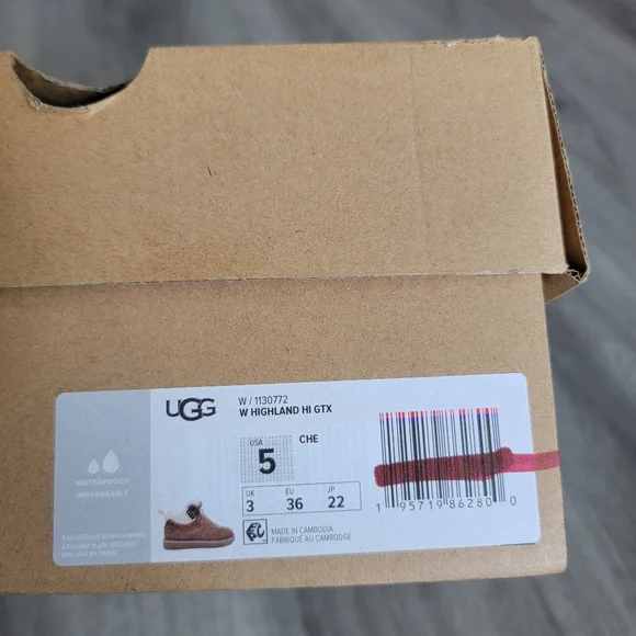 UGGHighland Hi GTXWaterproof Sneakers